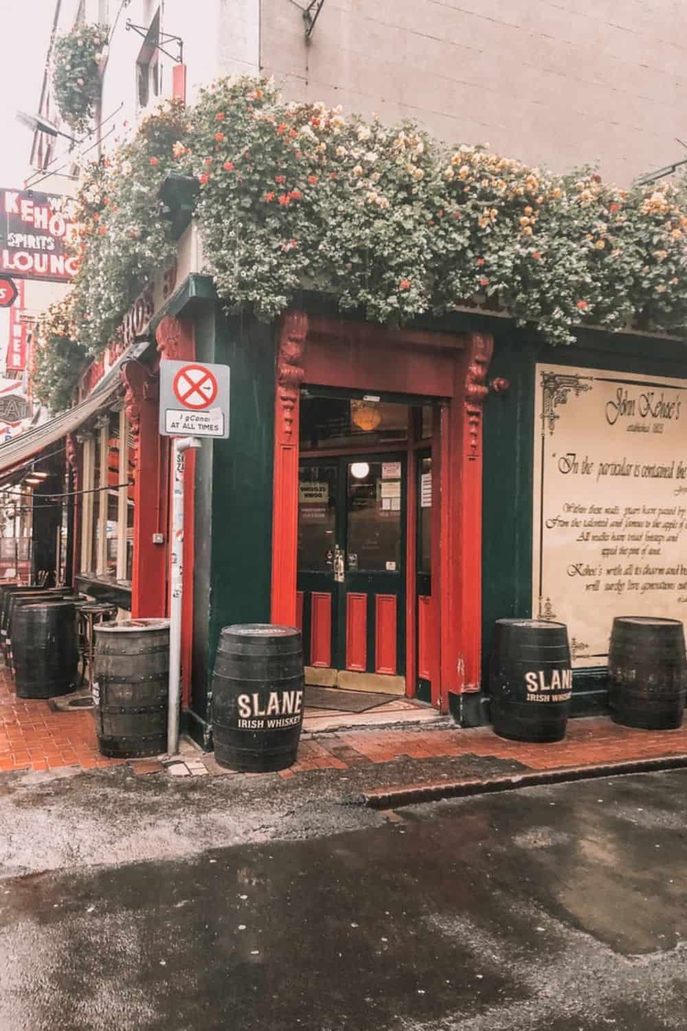 A cozy corner bar in Dublin, inviting for solo travelers exploring the nightlife of the city